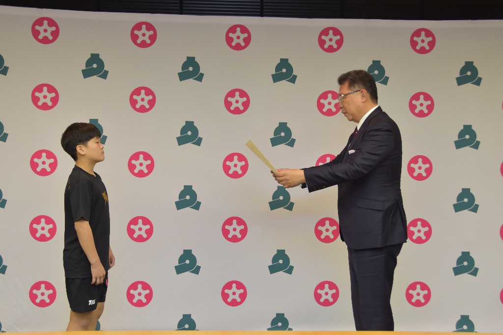 表彰状授与の様子