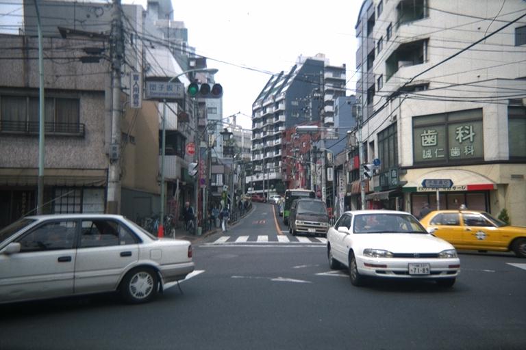 団子坂下交差点（1997撮影）