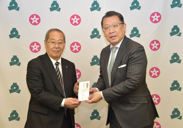 寄付金お礼状贈呈式の様子