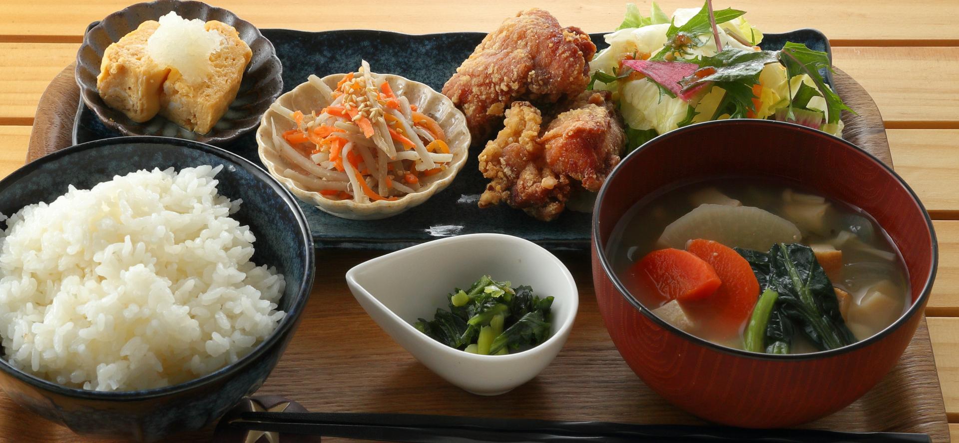 唐揚げおばんざい定食
