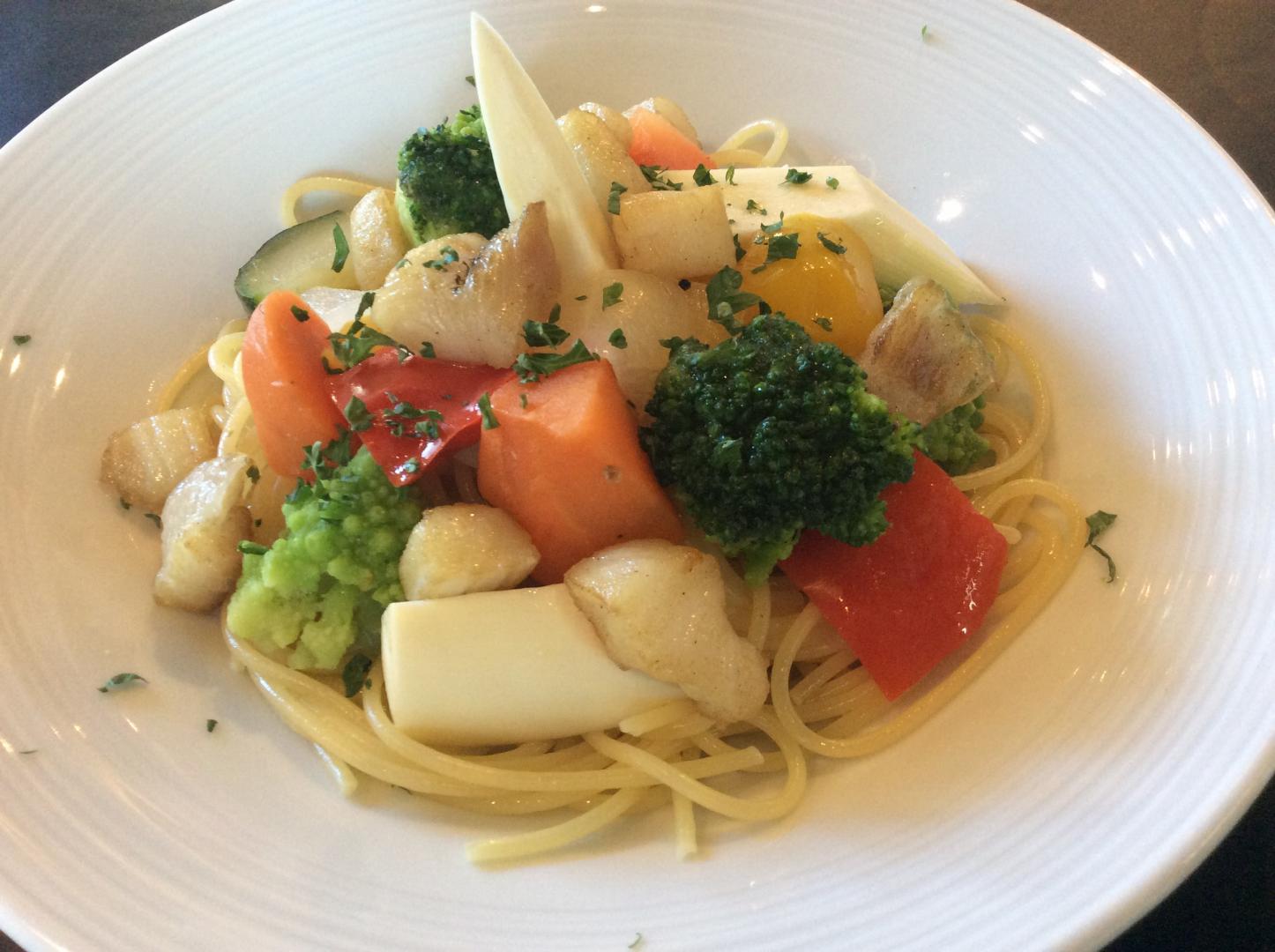 旬のお野菜とお魚のペペロンチーノ