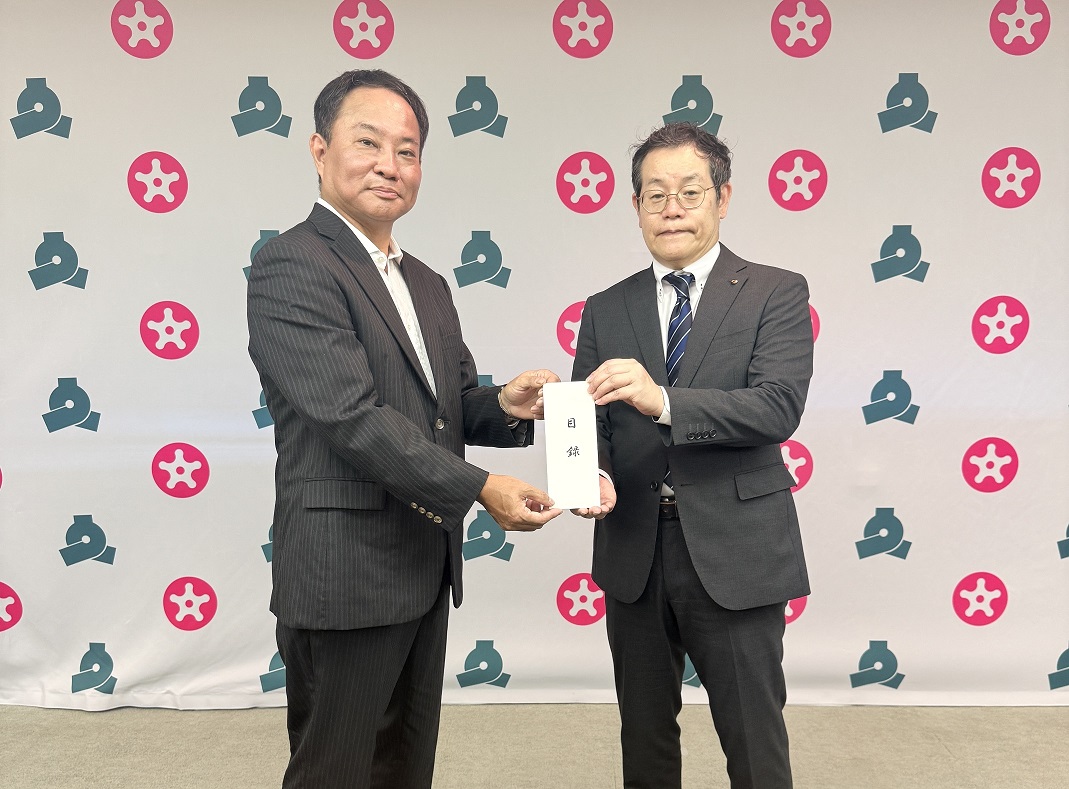 贈呈式の様子