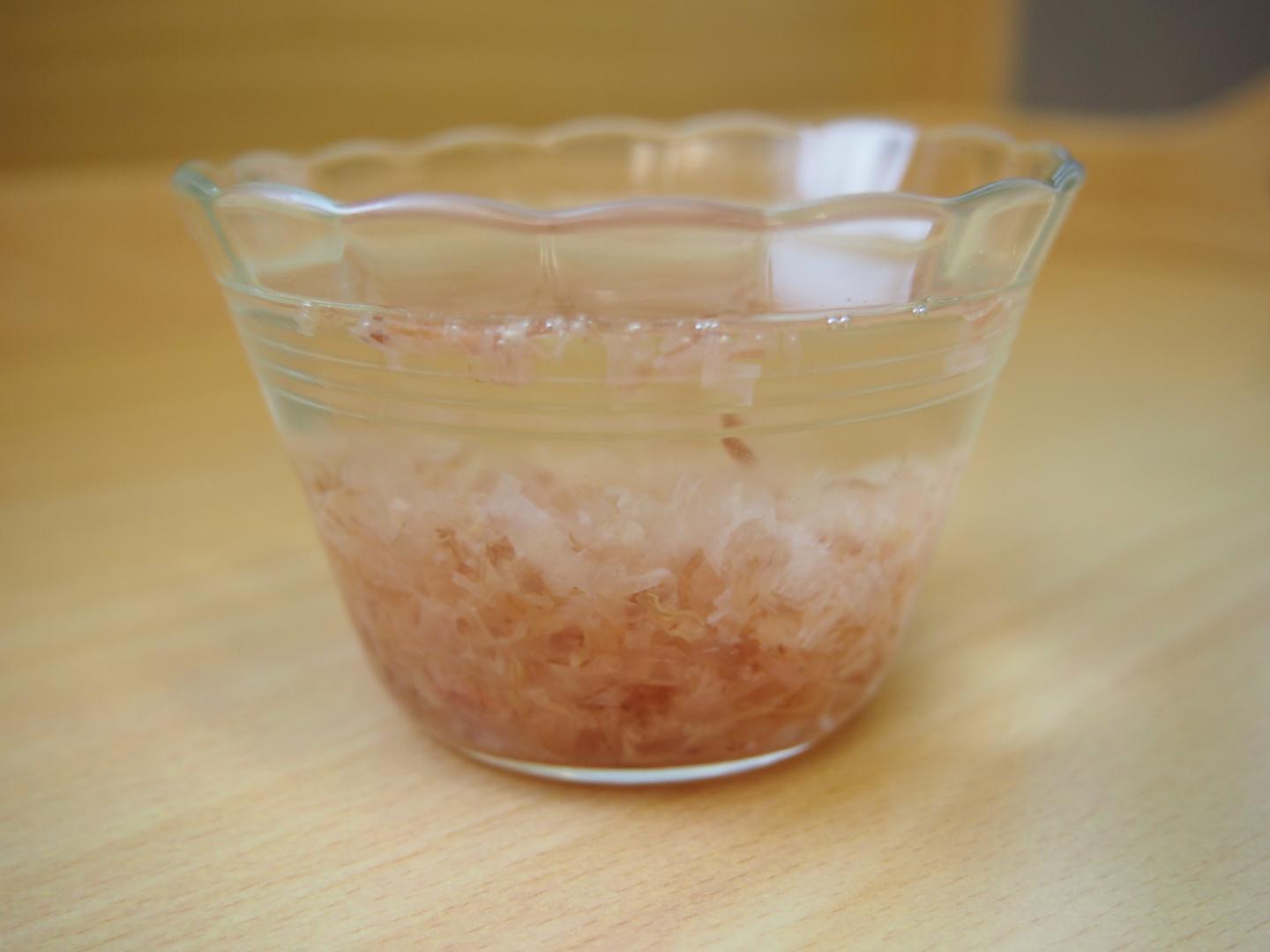 かつお節沈む
