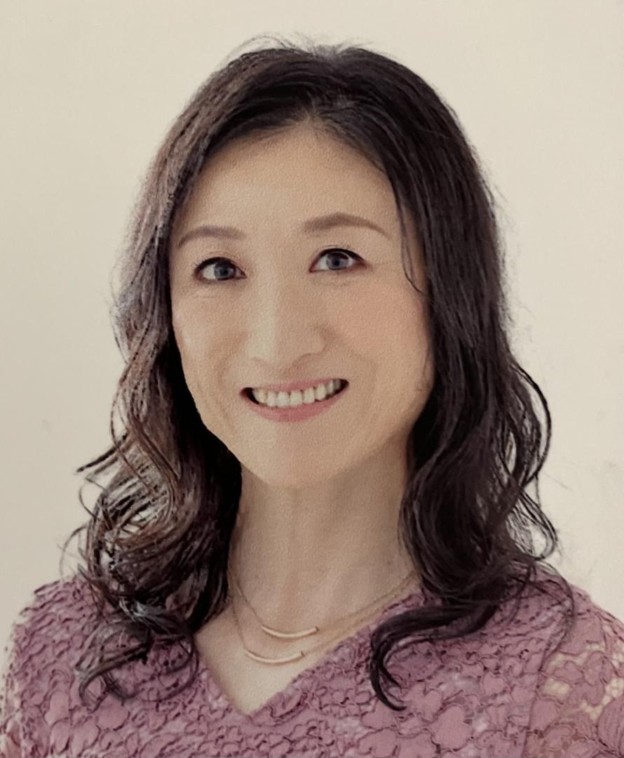 平岡奈津紀氏
